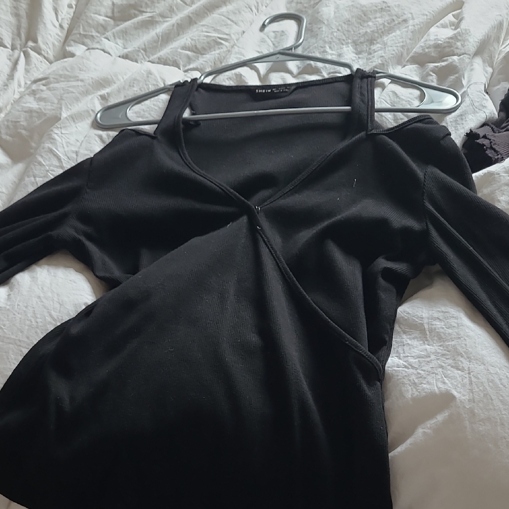 SHEIN Black Long Sleeve Cut-Out Top